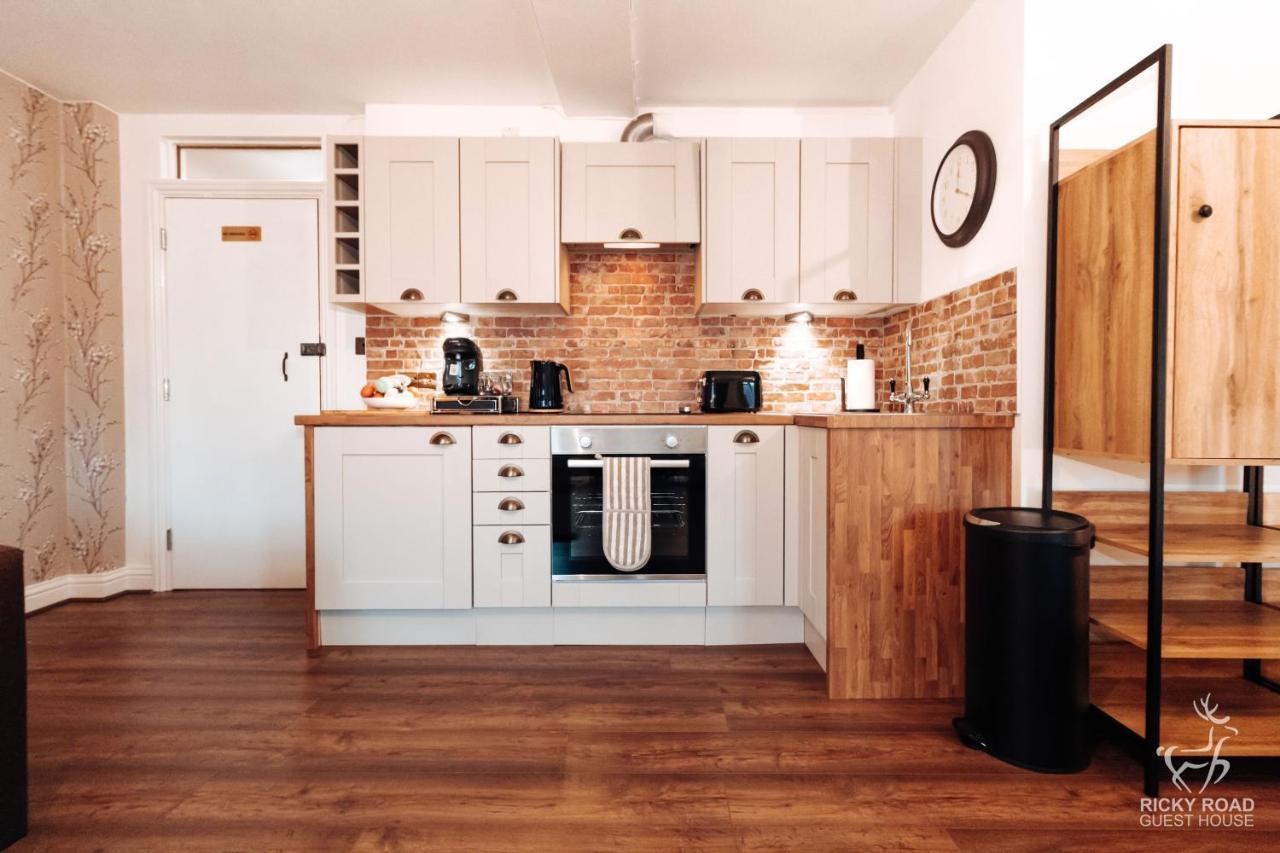 Ricky Road Guest House - Premium Watford  Luaran gambar