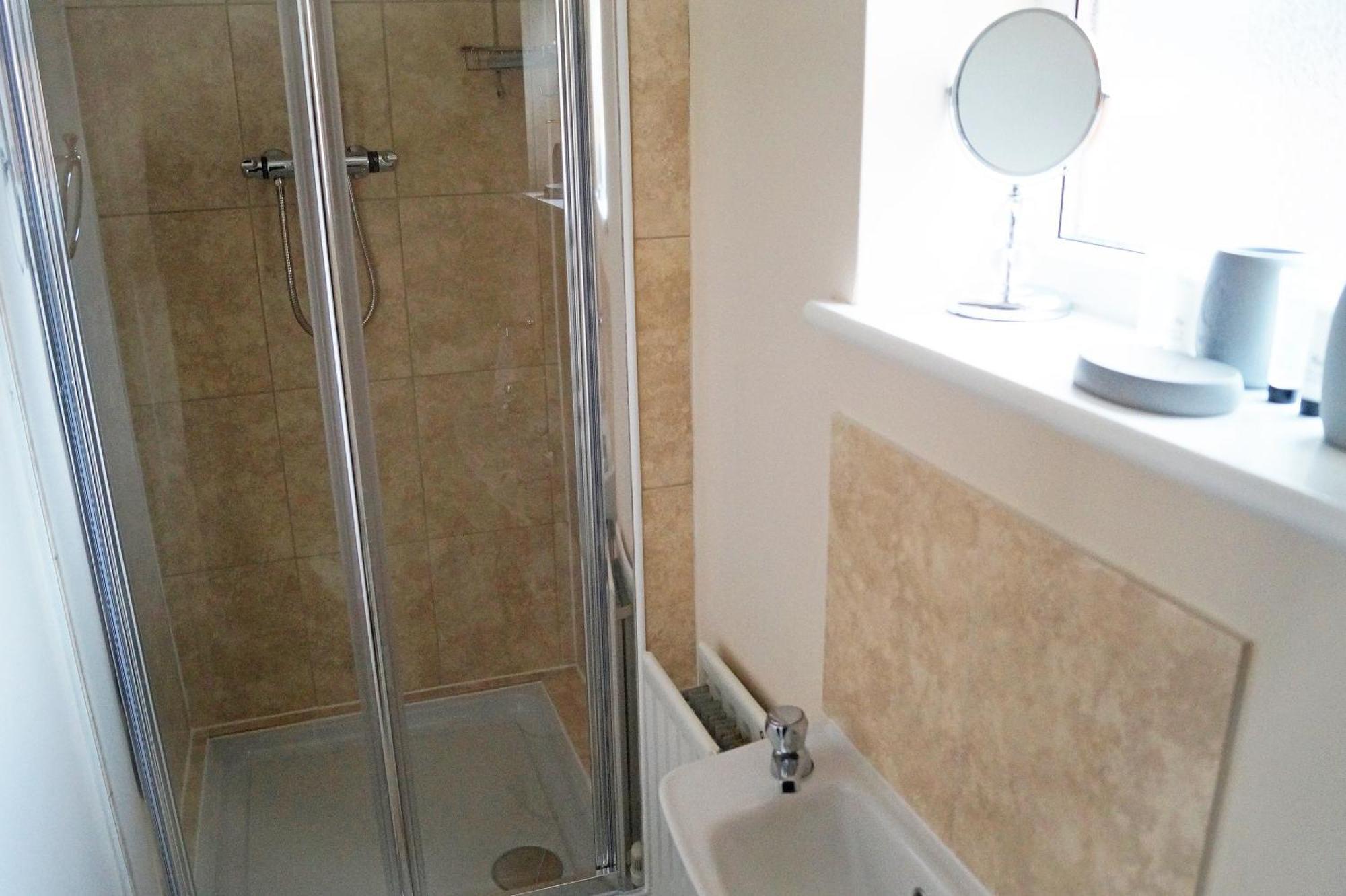 Ricky Road Guest House - Premium Watford  Luaran gambar