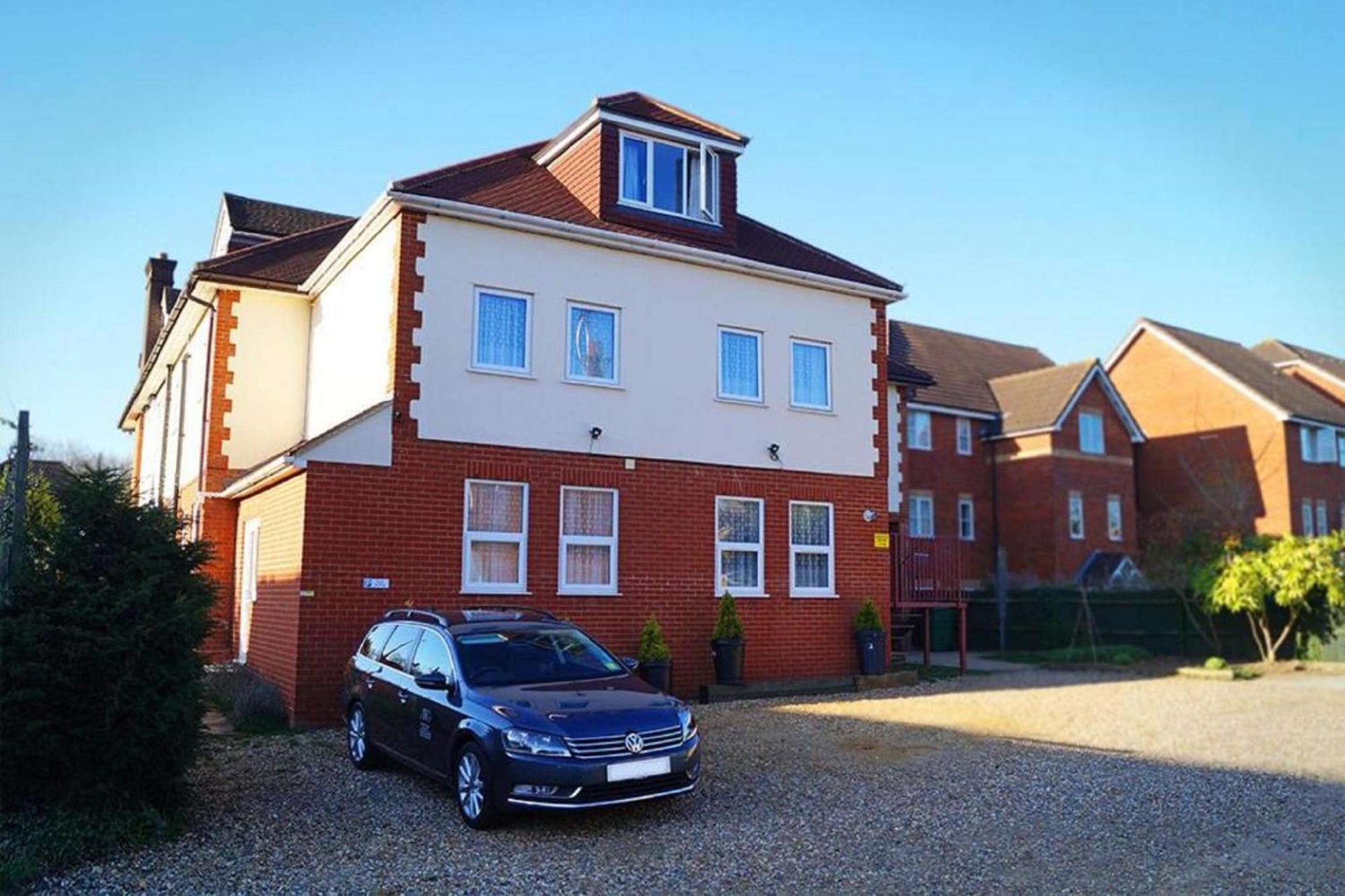 Ricky Road Guest House - Premium Watford  Luaran gambar