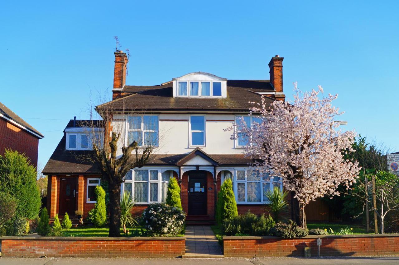 Ricky Road Guest House - Premium Watford  Luaran gambar