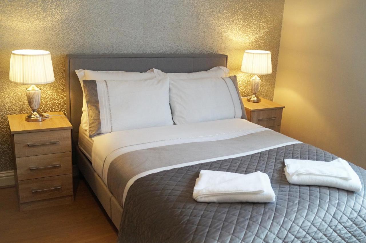 Ricky Road Guest House - Premium Watford  Luaran gambar